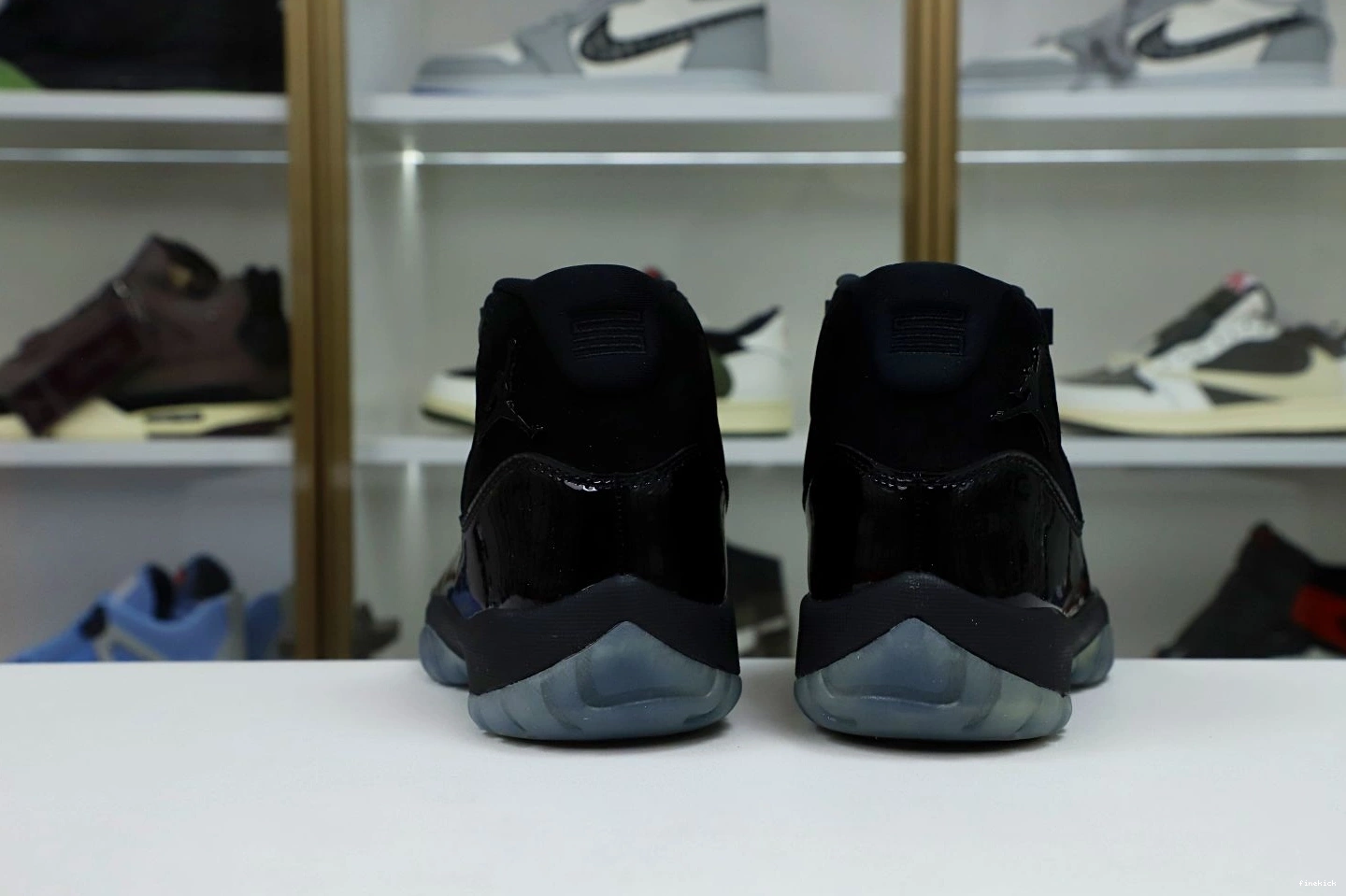 11 RETRO JORDAN GOWN' AIR 'CAP AND 0720